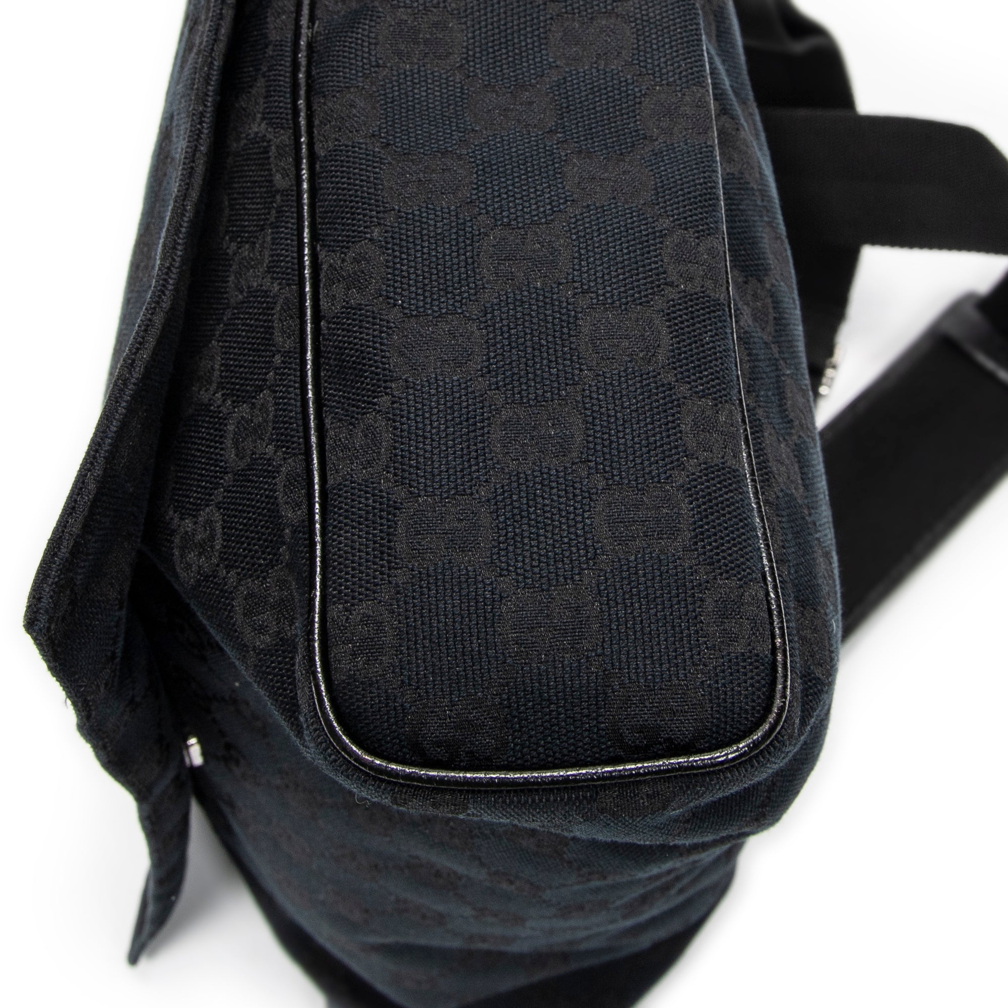 Gucci - Sac bandoulière avec rabat - Noir