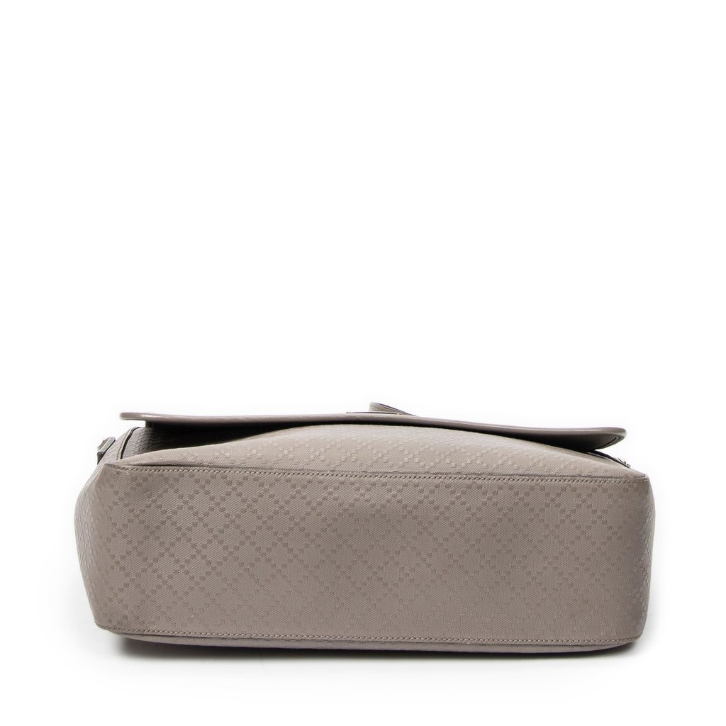 Bandolera Grande de Cuero Gris con Diamantes