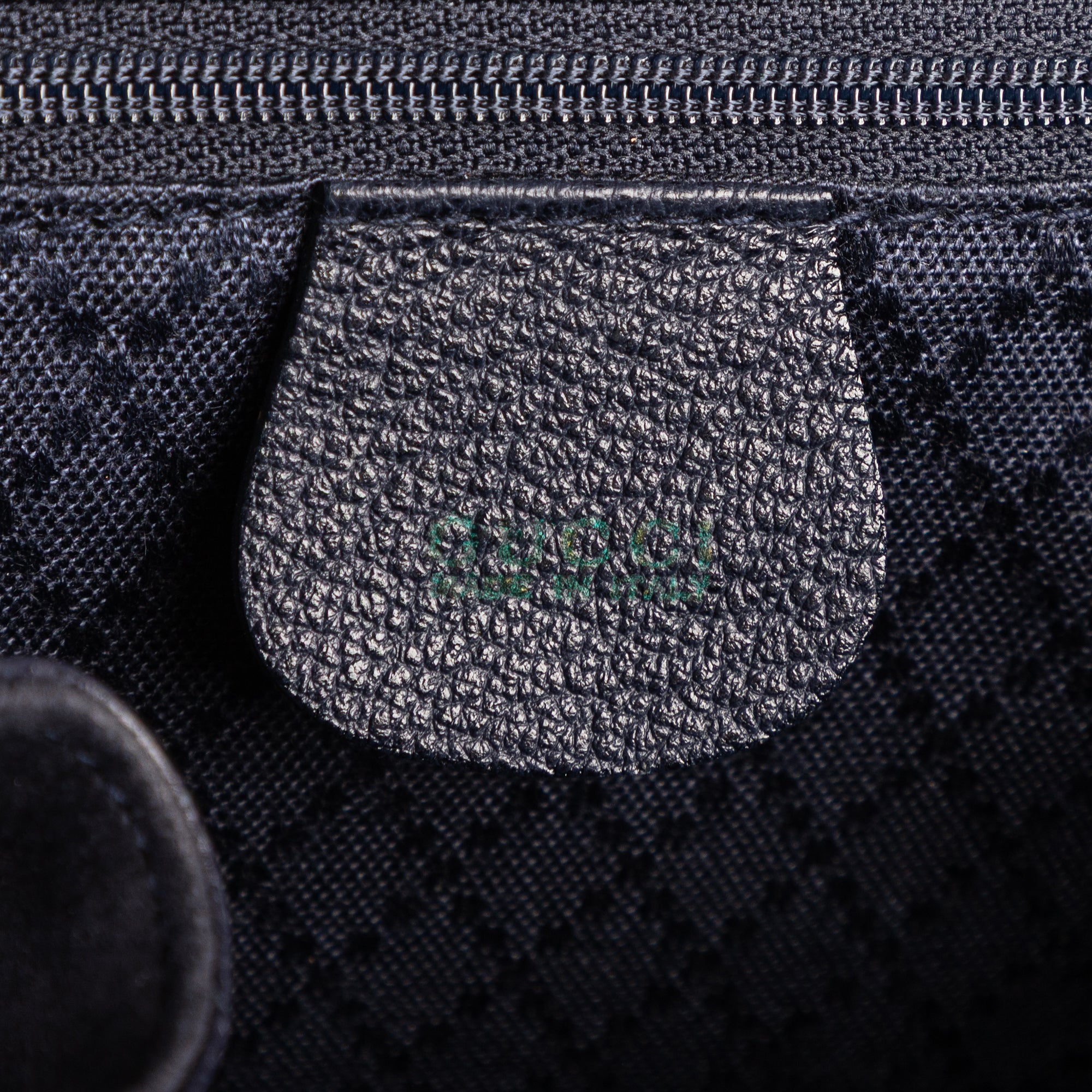 Mochila grande de bambú en piel de ante azul