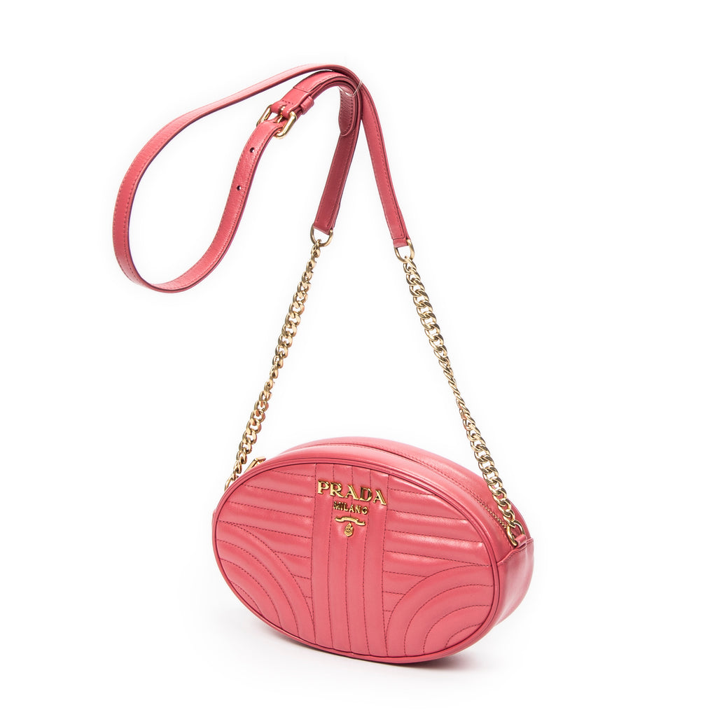 Bolso de hombro Oval Chain Crossbody de cuero matelassé rosa Diagramme