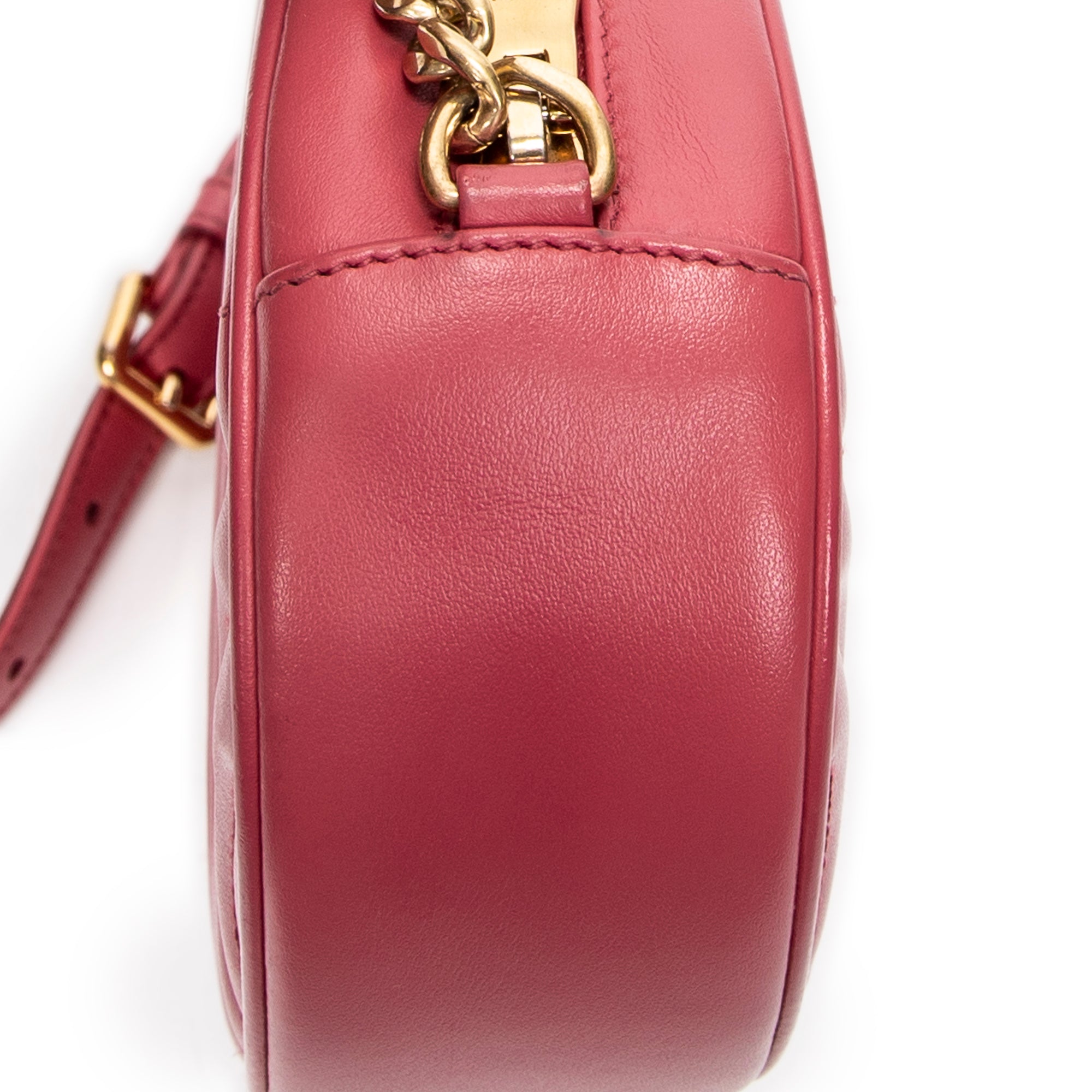 Bolso de hombro Oval Chain Crossbody de cuero matelassé rosa Diagramme