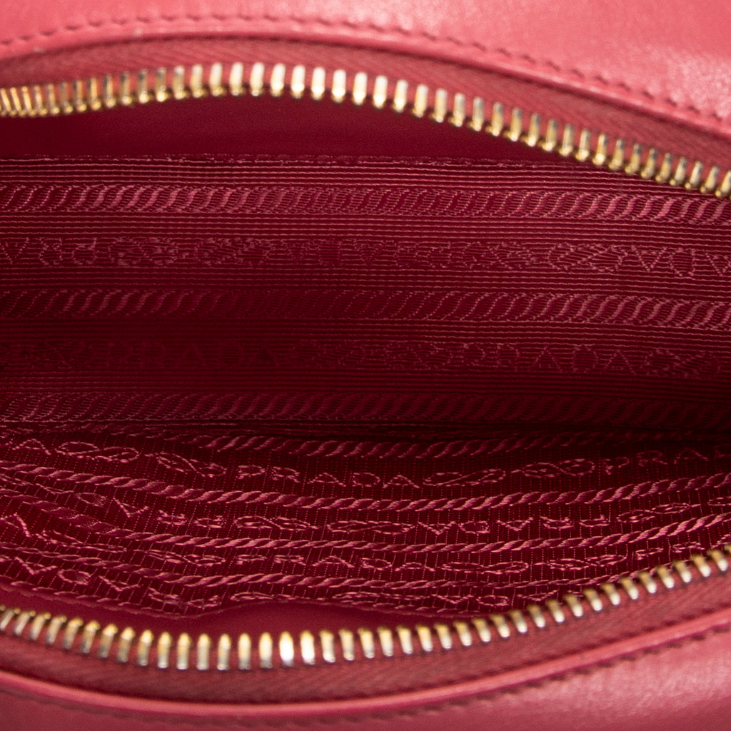 Bolso de hombro Oval Chain Crossbody de cuero matelassé rosa Diagramme