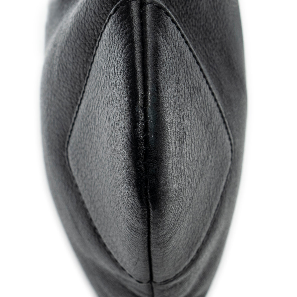 Shoulder Bag Anagram Flat Crossbody Black Calfskin Leather