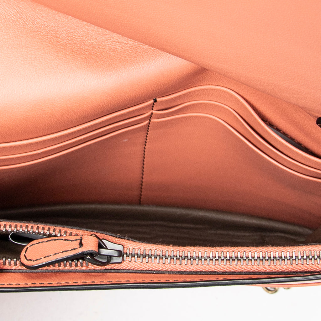 Bolso de hombro Cartera con solapa y cadena Naranja Ribete adornado de cuero Intrecciato