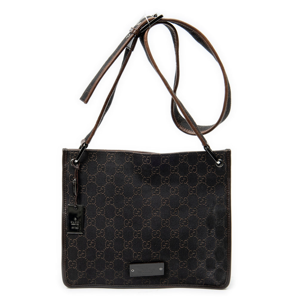 Bolso de hombro pequeño tipo bandolera de lona vaquera con monograma marrón oscuro