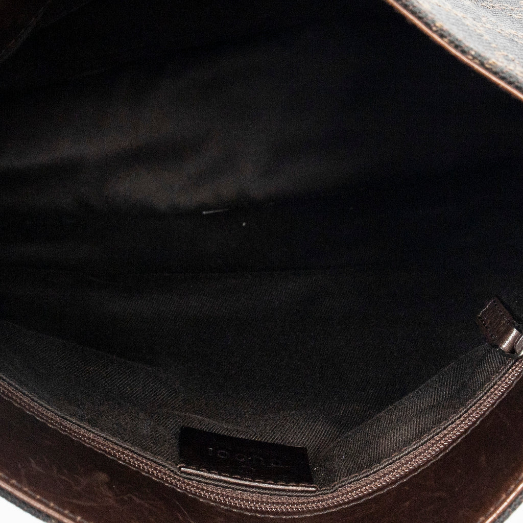 Bolso de hombro pequeño tipo bandolera de lona vaquera con monograma marrón oscuro