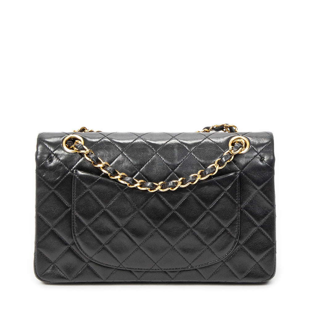 Shoulder Bag Classic Double Flap 23 Black Quilted Lambskin Leather