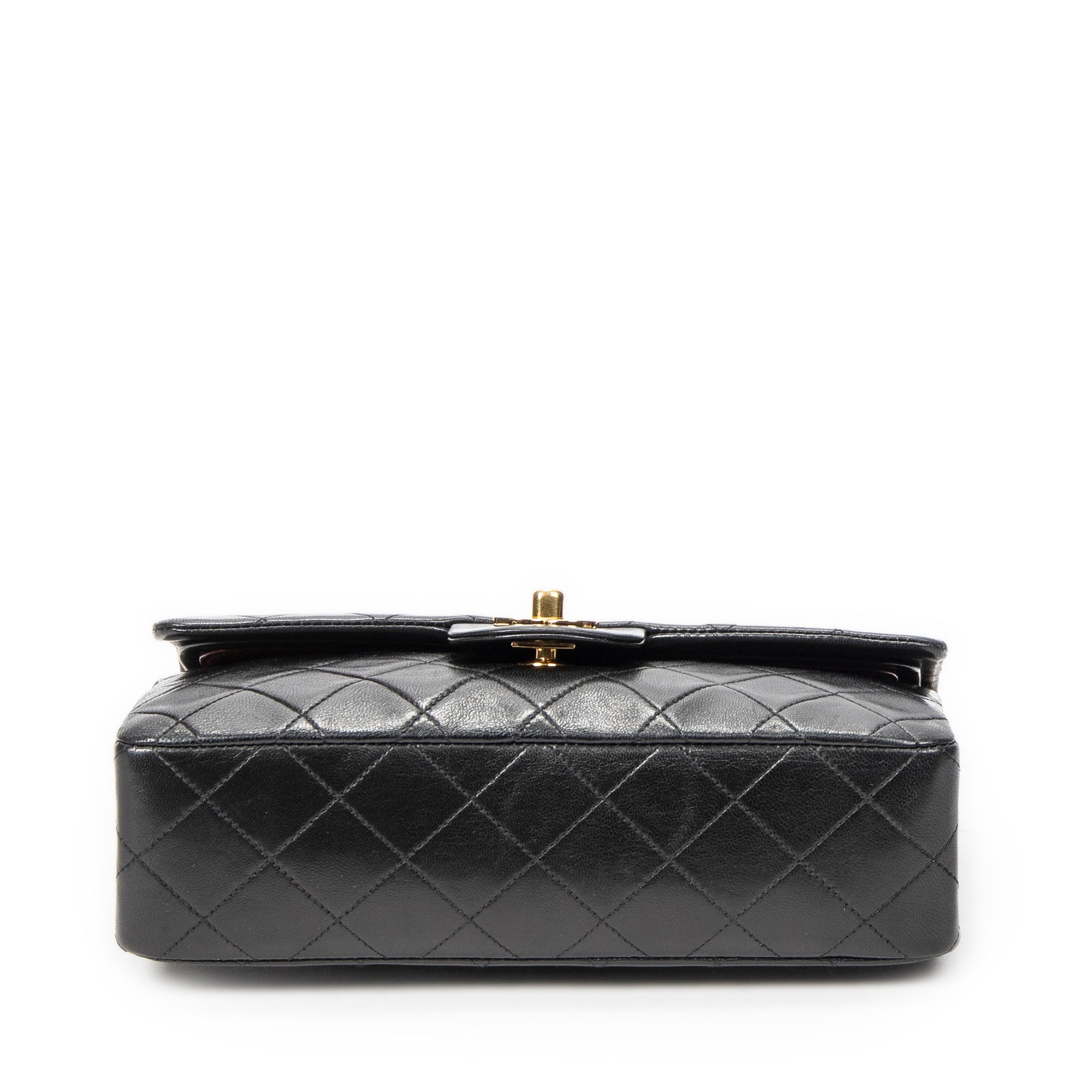 Shoulder Bag Classic Double Flap 23 Black Quilted Lambskin Leather