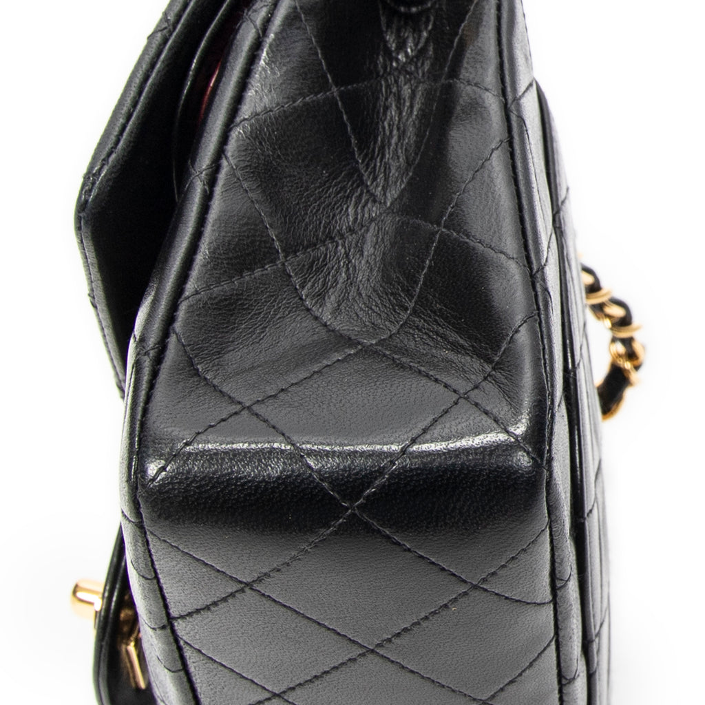Shoulder Bag Classic Double Flap 23 Black Quilted Lambskin Leather