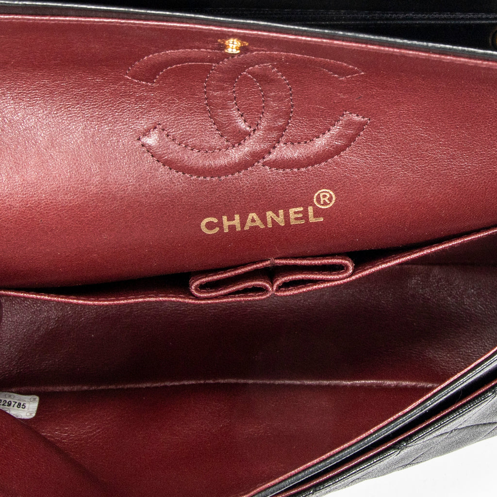 Shoulder Bag Classic Double Flap 23 Black Quilted Lambskin Leather