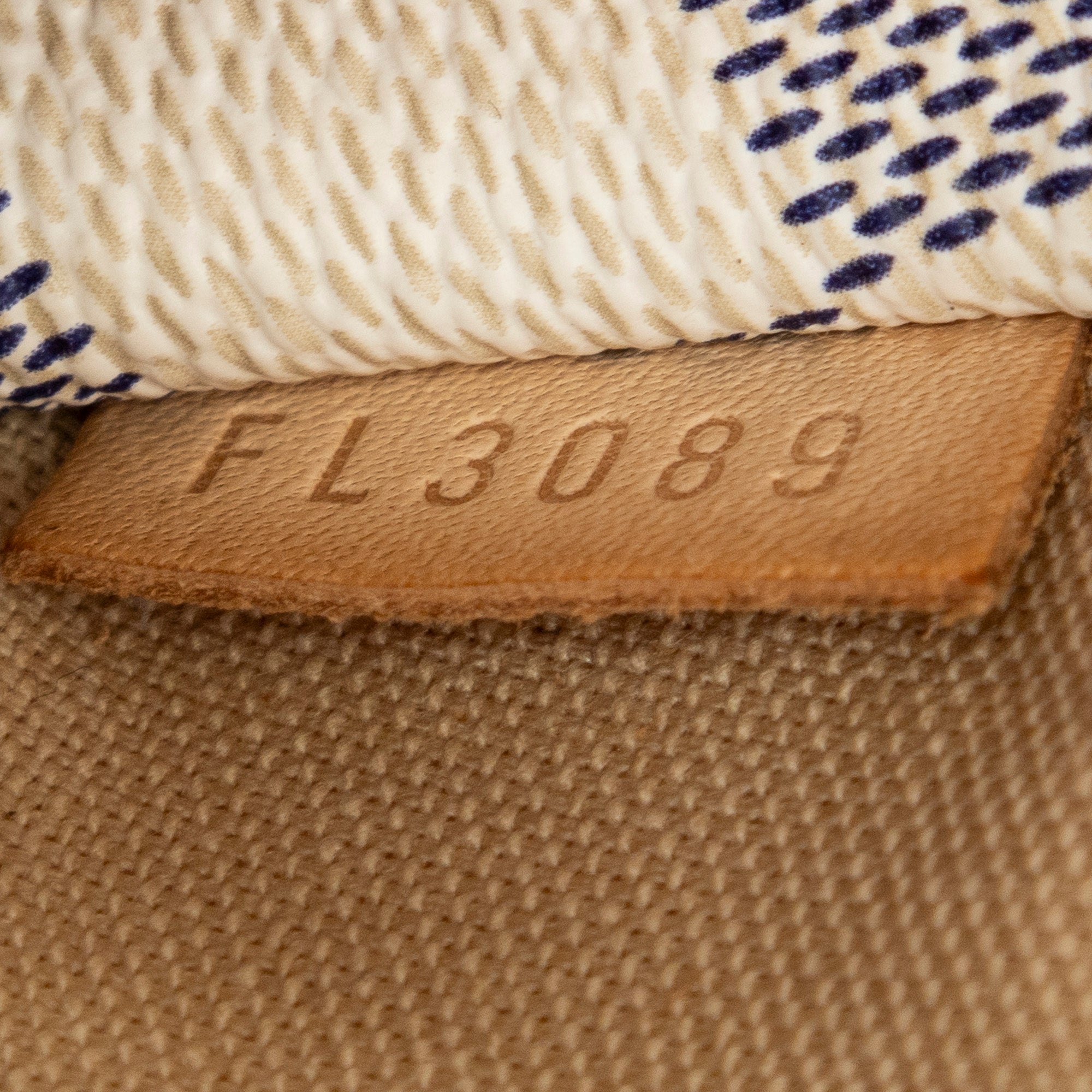 Shoulder Bag Totally PM Ivory Damier Azur