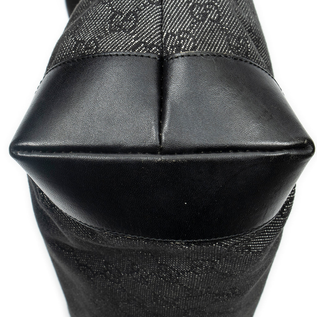 Sac Bandoulière avec Poche Avant Cabas en Toile Denim Monogrammée Noire