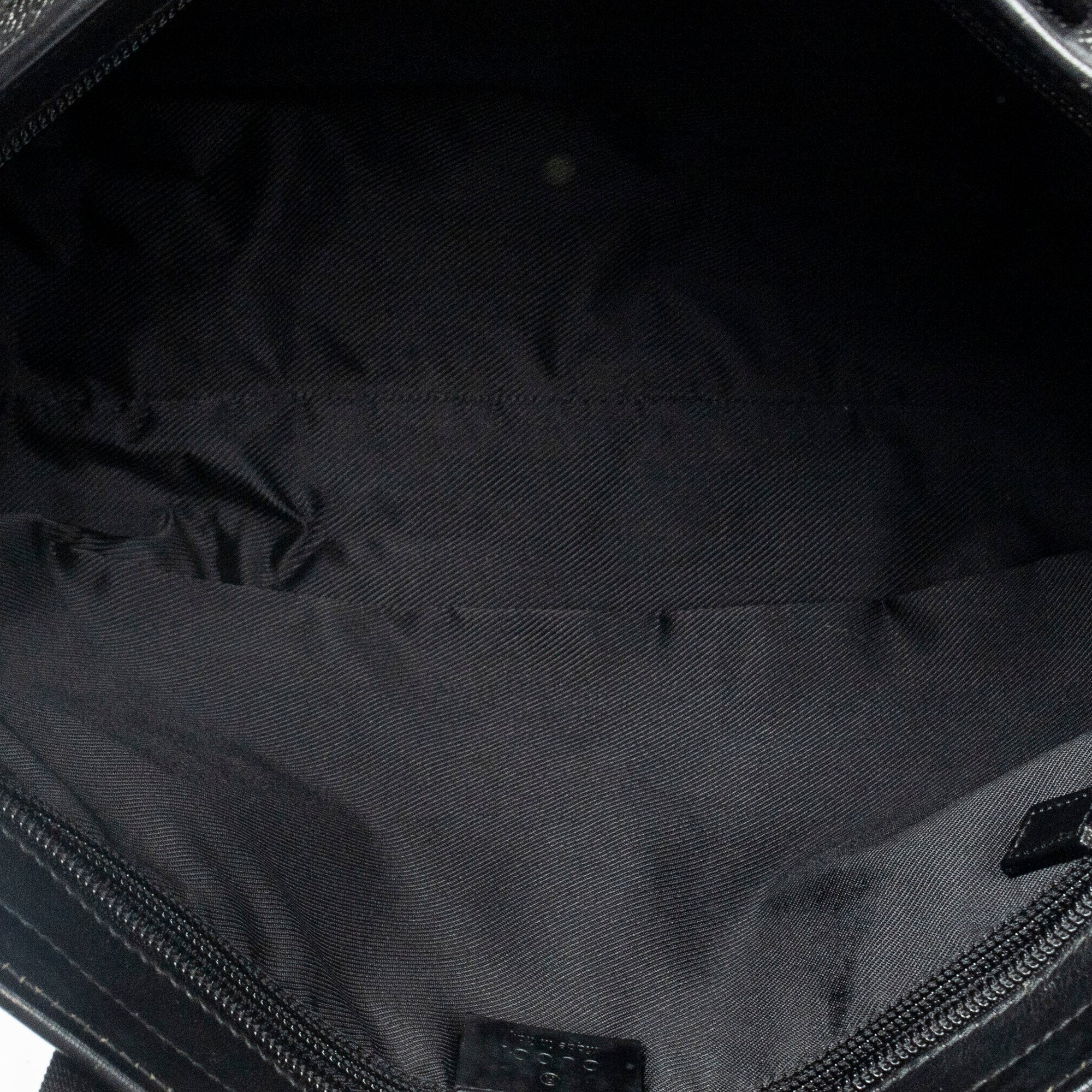 Sac Bandoulière avec Poche Avant Cabas en Toile Denim Monogrammée Noire