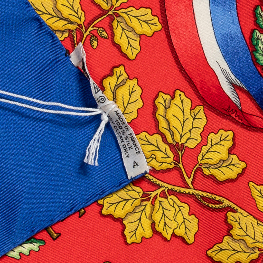 Hermès - Carré - Bleu/Rouge/Or