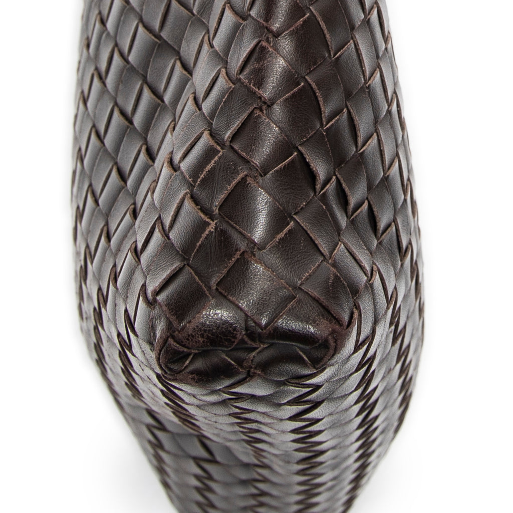 Bolso de Hombro Mensajero Plano Cuadrado de Cuero Intrecciato Marrón Oscuro