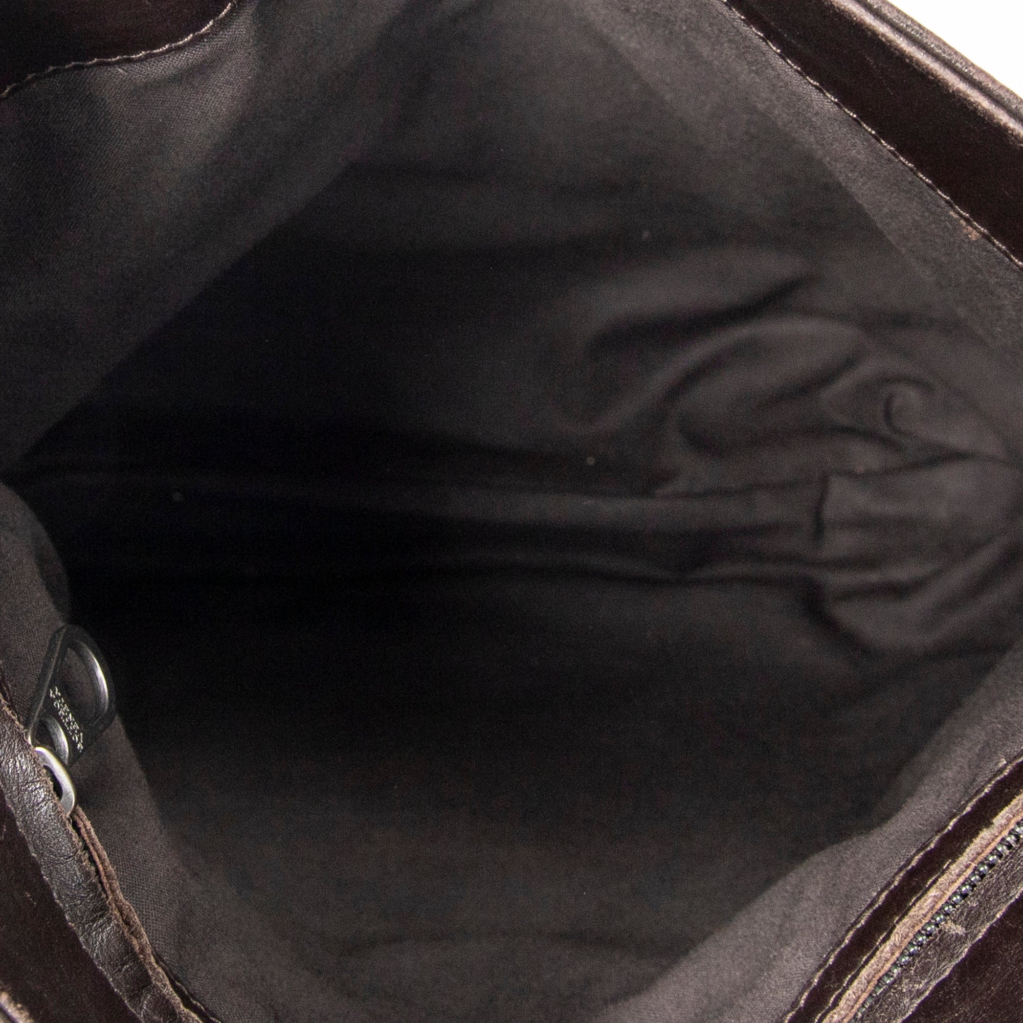 Bolso de Hombro Mensajero Plano Cuadrado de Cuero Intrecciato Marrón Oscuro