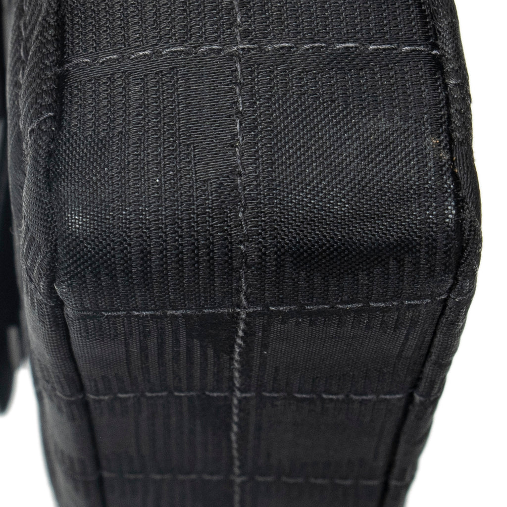 Bolso de hombro Este Oeste Chocobar Cadena Solapa Negro Travel Line Lona de Nylon