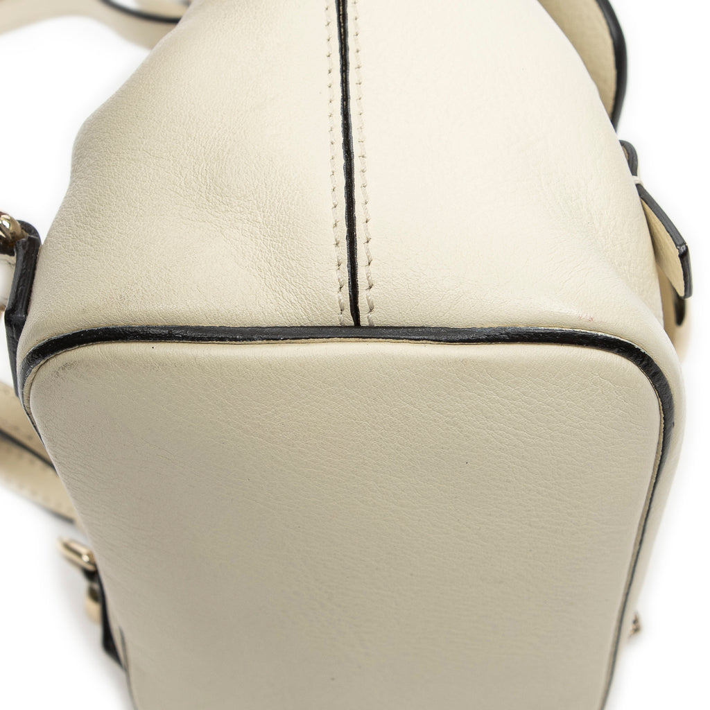 Mochila pequeña Faye de piel de becerro color marfil