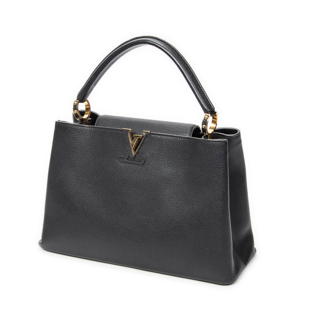 Shoulder Bag Capucines GM Black Taurillon Clemence Leather