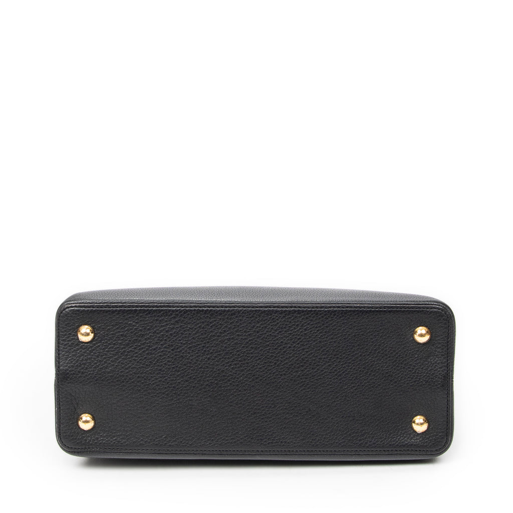Shoulder Bag Capucines GM Black Taurillon Clemence Leather