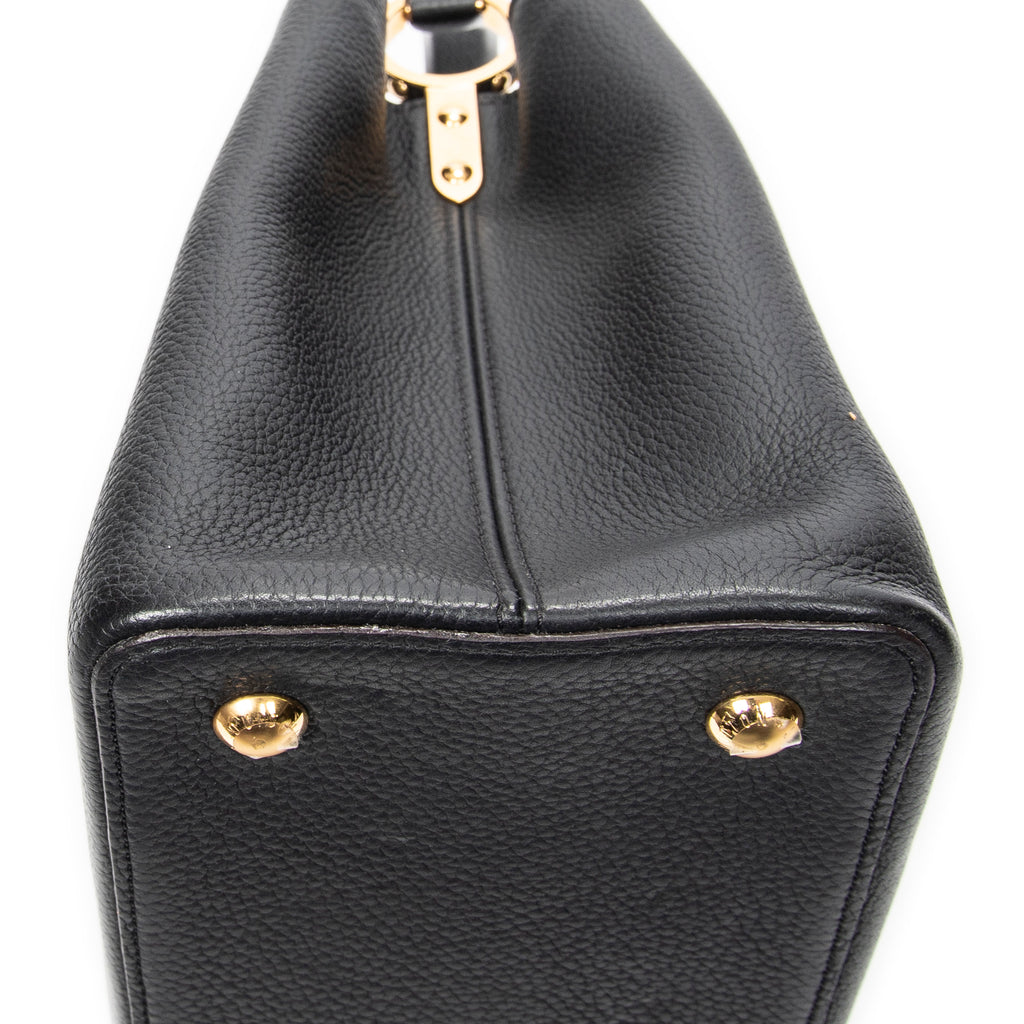 Shoulder Bag Capucines GM Black Taurillon Clemence Leather