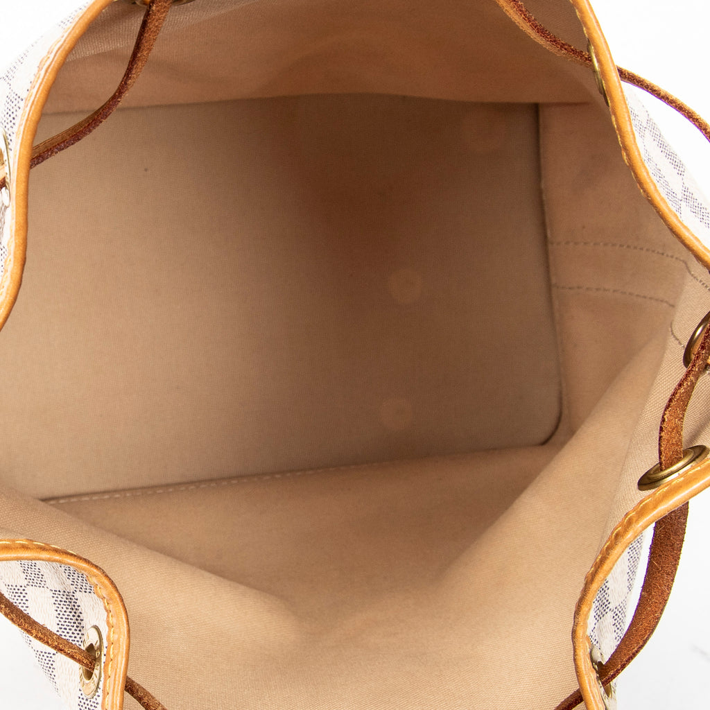 Bolso de Hombro Noe PM Damier Azur Color Marfil