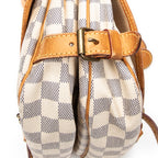 Bolso de hombro Saumur MM Damier Azur color marfil