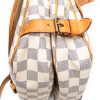Bolso de hombro Saumur MM Damier Azur color marfil