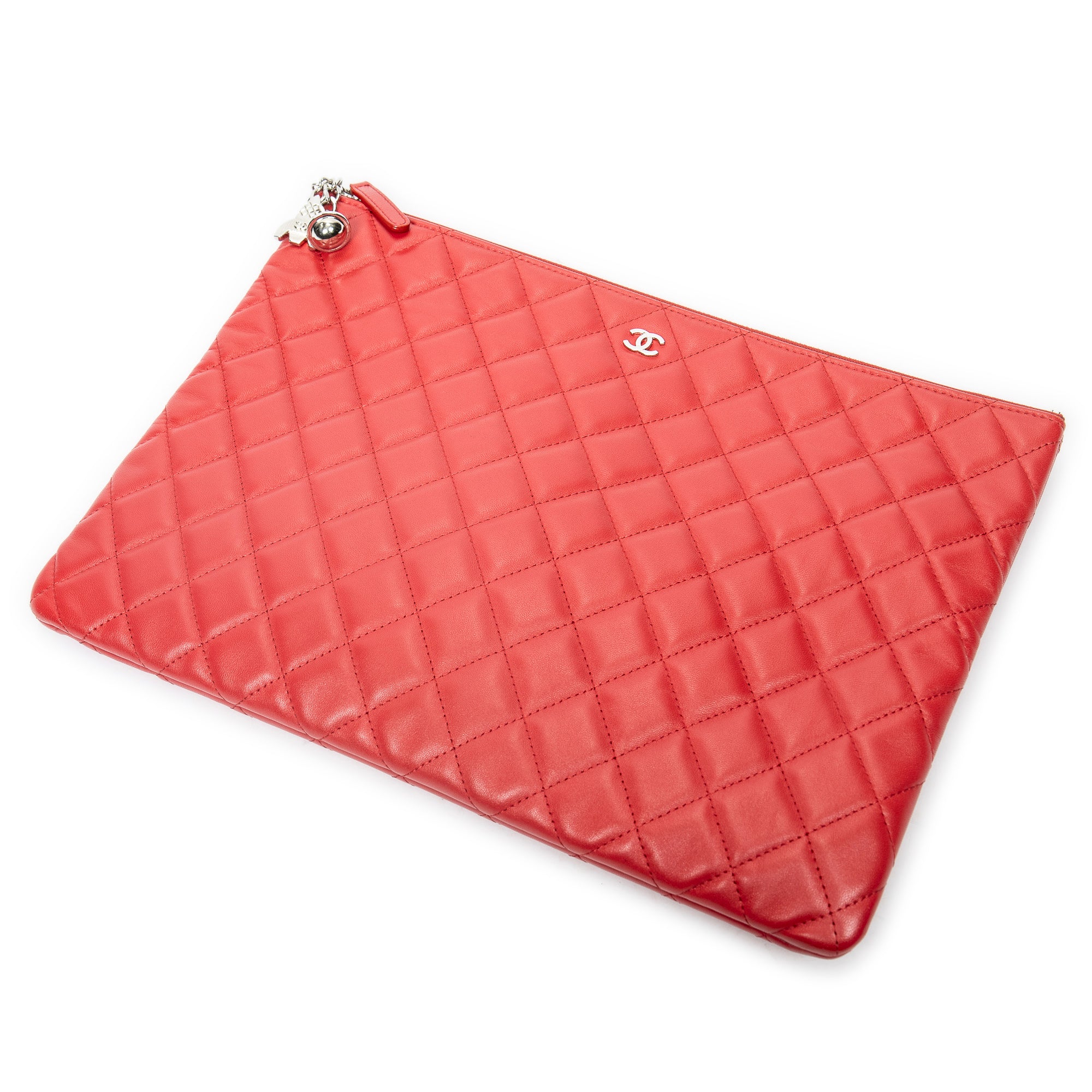 Clutch Large Charm O-Case Zip Red Quilted Lambskin Leather