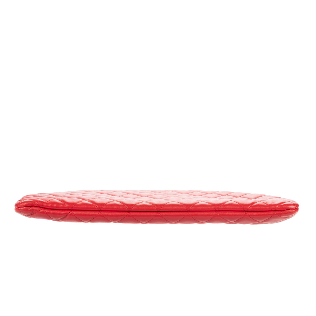 Clutch Large Charm O-Case Zip Red Quilted Lambskin Leather