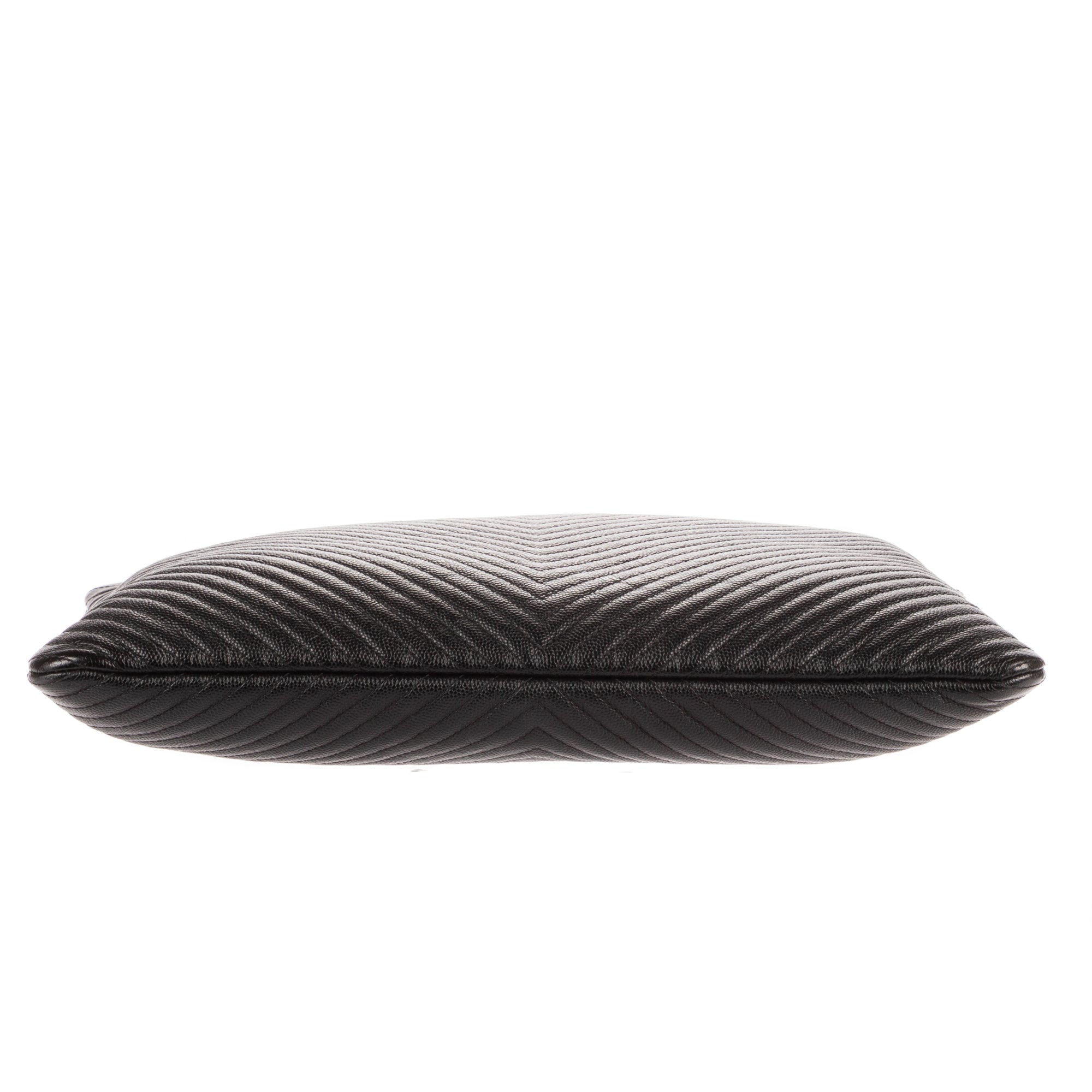 Clutch Large Chevron O-Case Zip Black Chevron Caviar Leather
