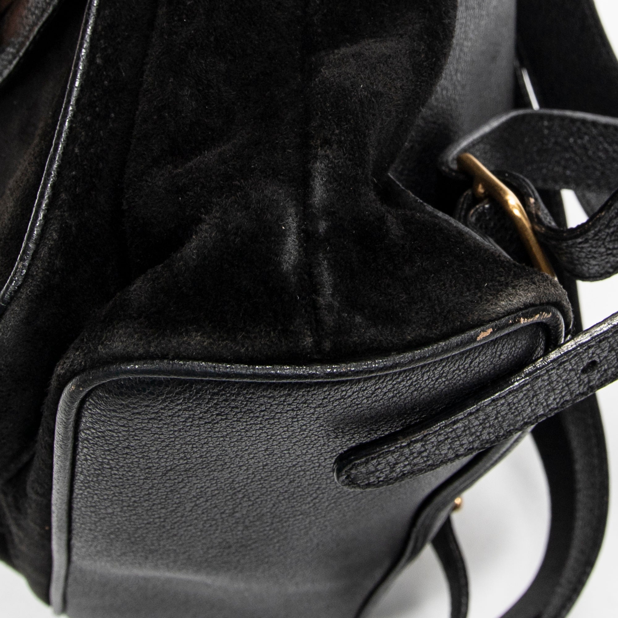 Mochila grande de bambú en piel de ante negra