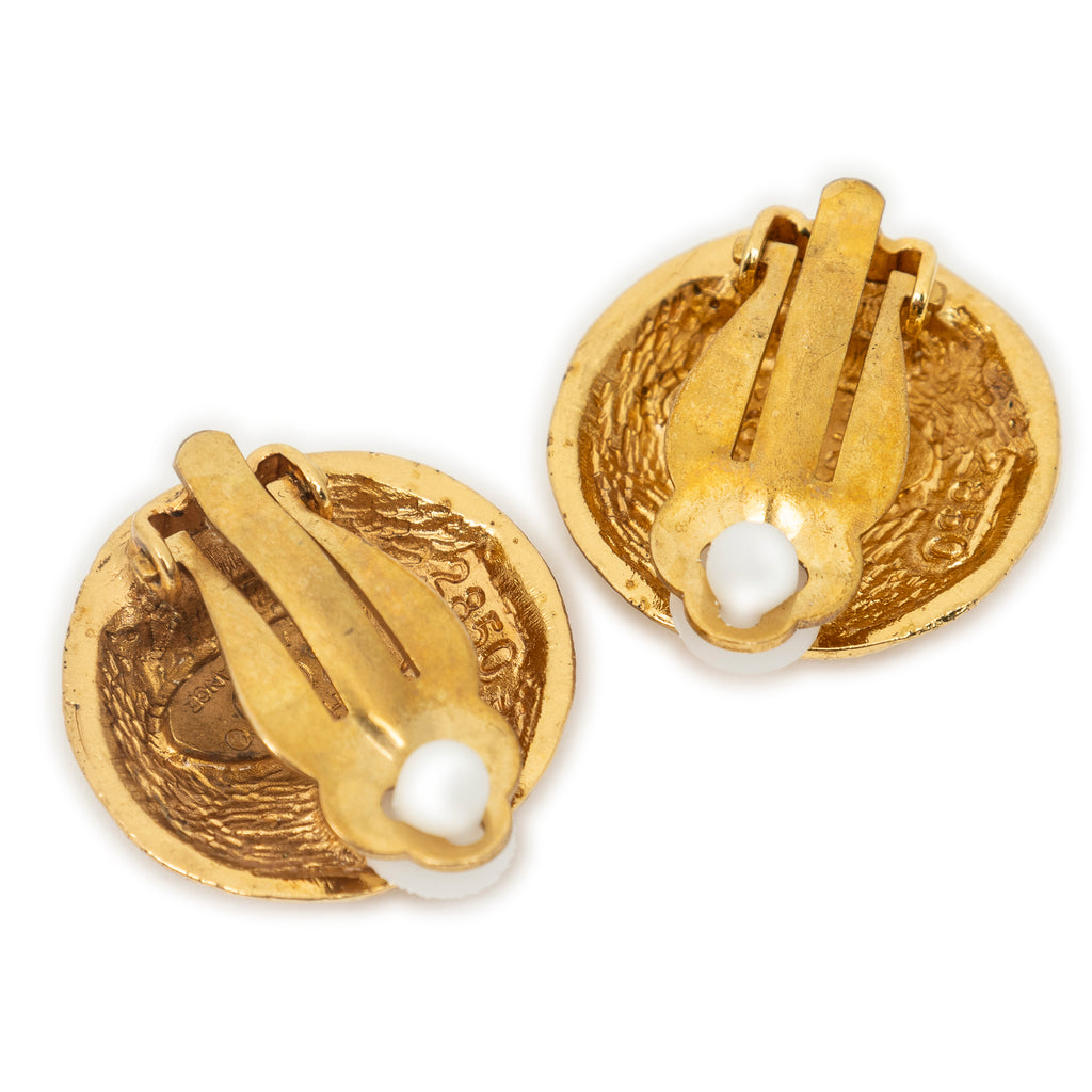 Pendientes CC Redondos con Cierre de Clip Dorados Bañados en Oro