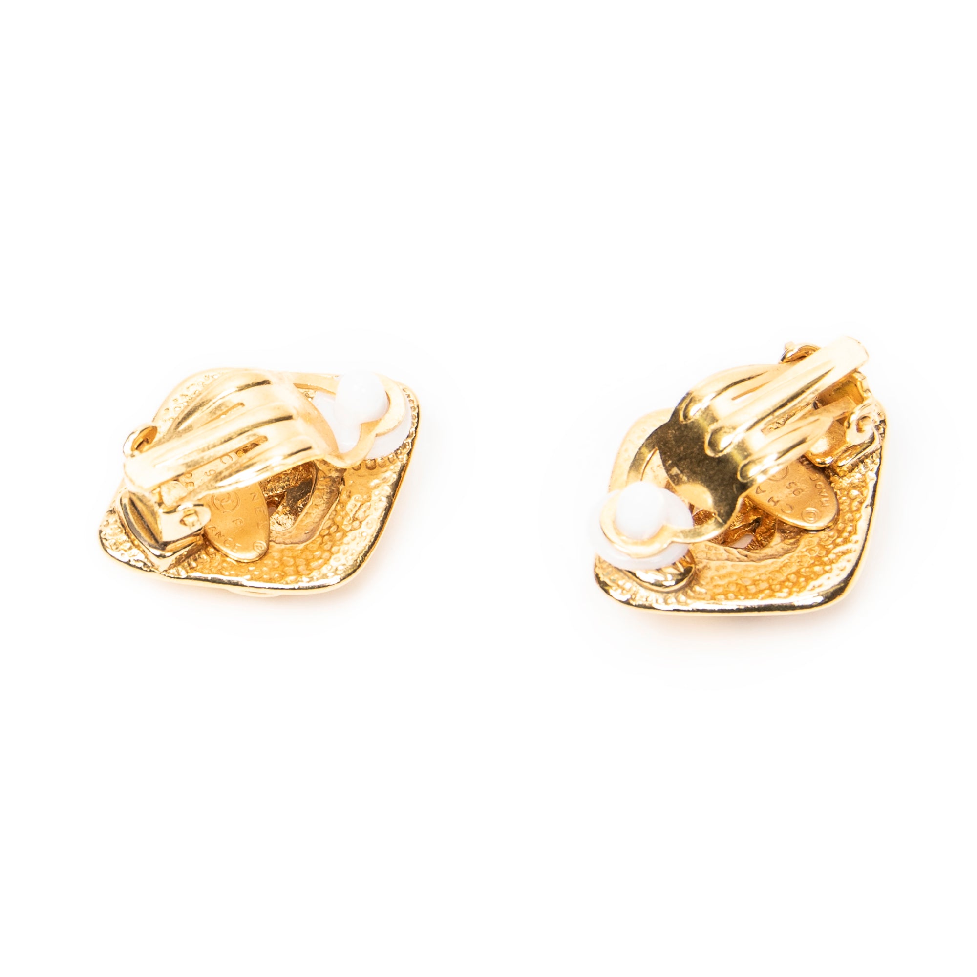 Earrings CC Diamond-shaped Clip On Earrings Gold Gold Plated