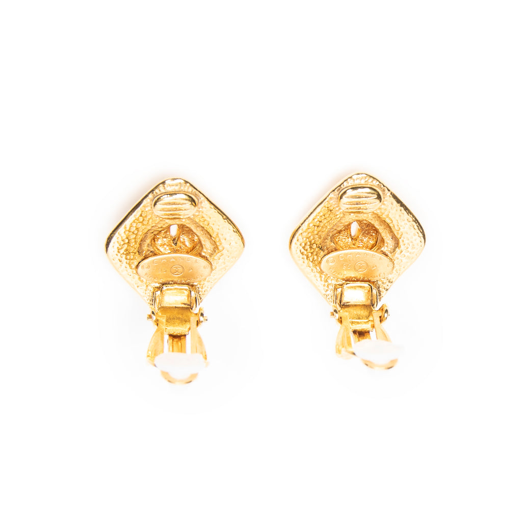 Earrings CC Diamond-shaped Clip On Earrings Gold Gold Plated