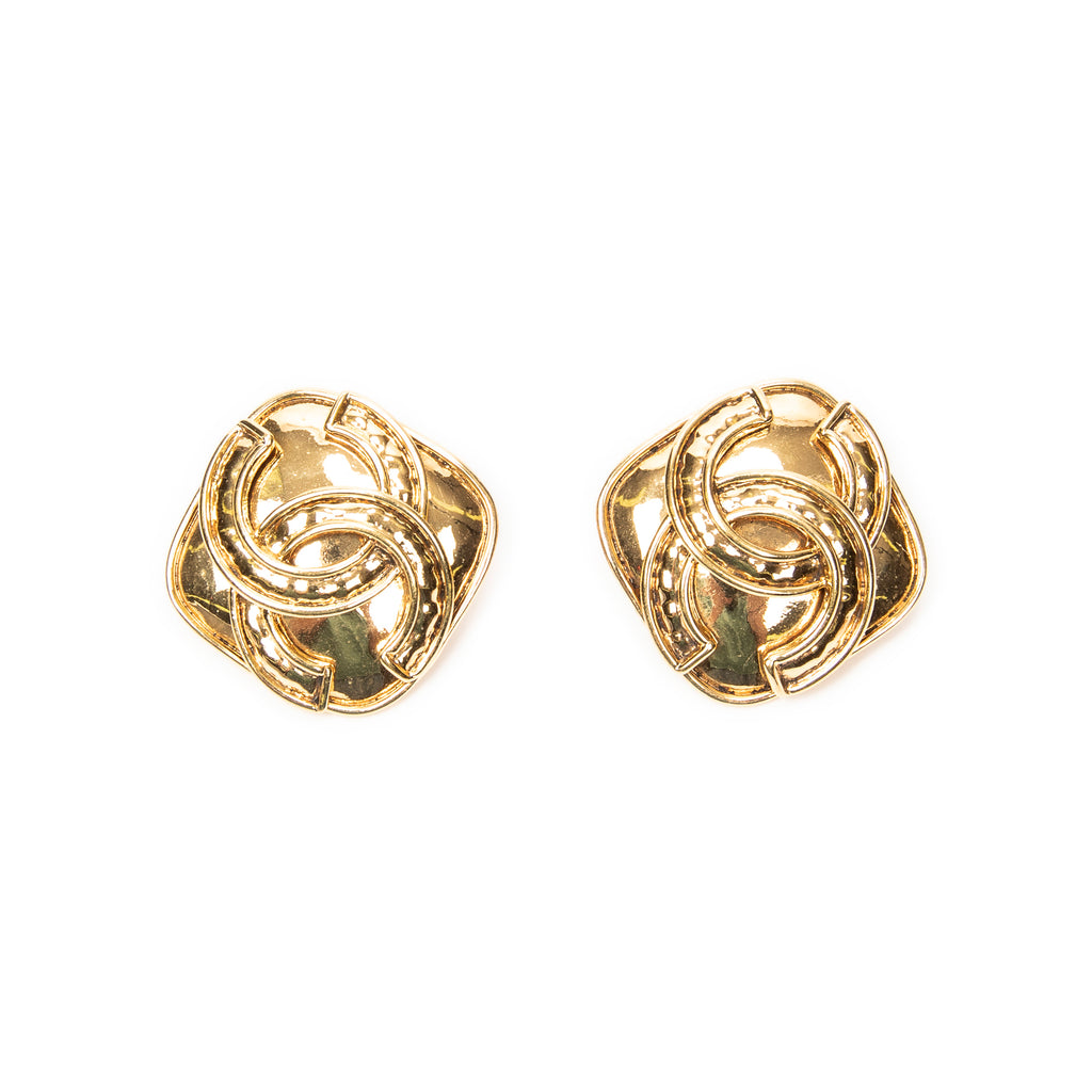 Pendientes CC con forma de diamante de clip dorados bañados en oro