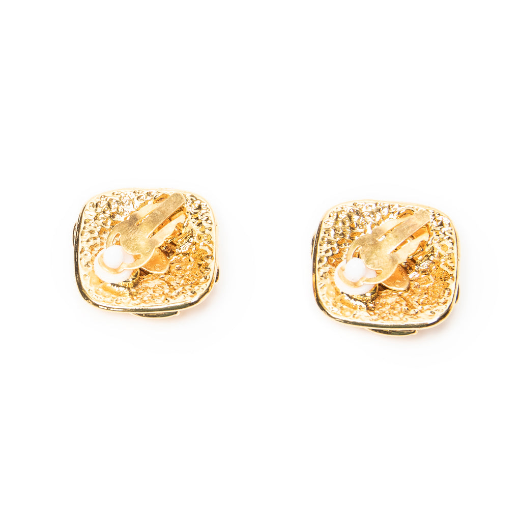 Pendientes CC con forma de diamante de clip dorados bañados en oro