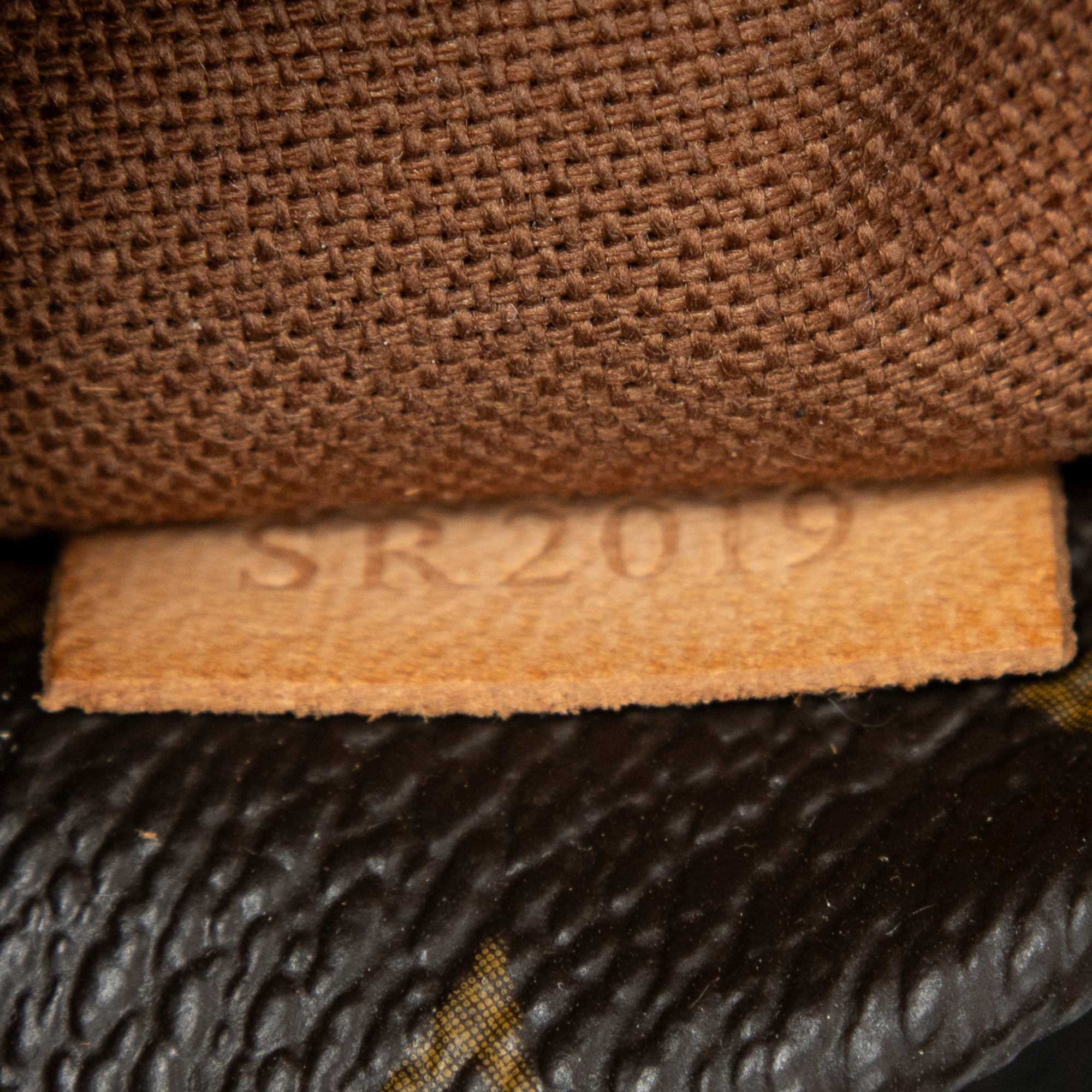 Shoulder Bag Totally MM Brown Monogram Canvas