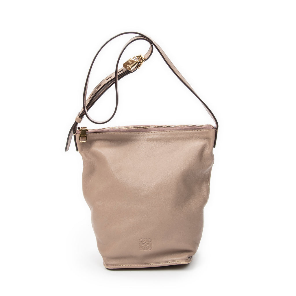 Shoulder Bag Anagram Bucket Crossbody Light Pink Calfskin Leather