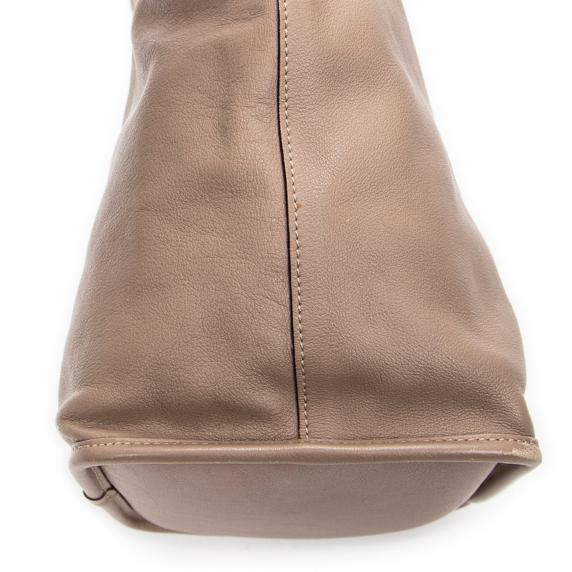 Shoulder Bag Anagram Bucket Crossbody Light Pink Calfskin Leather