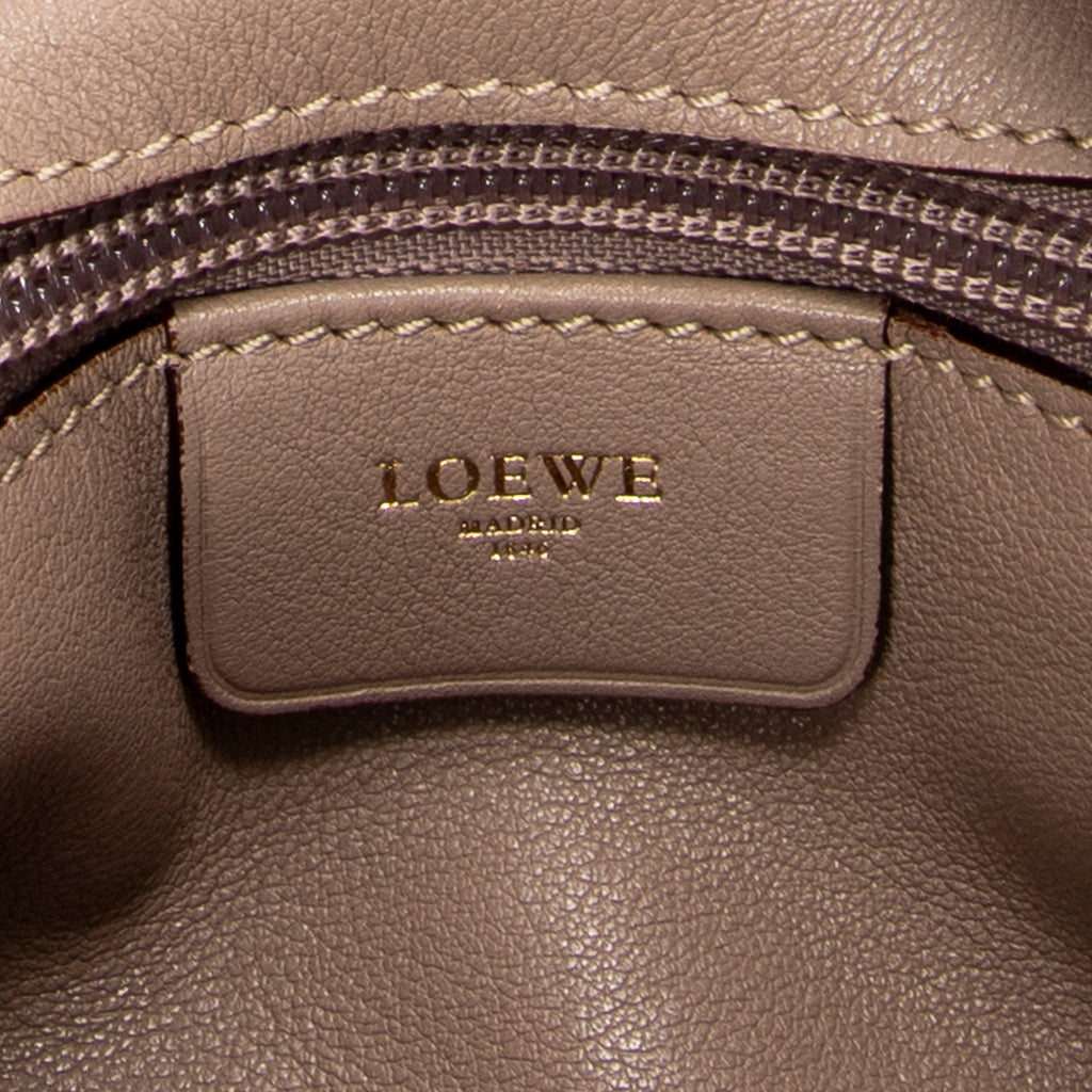 Shoulder Bag Anagram Bucket Crossbody Light Pink Calfskin Leather