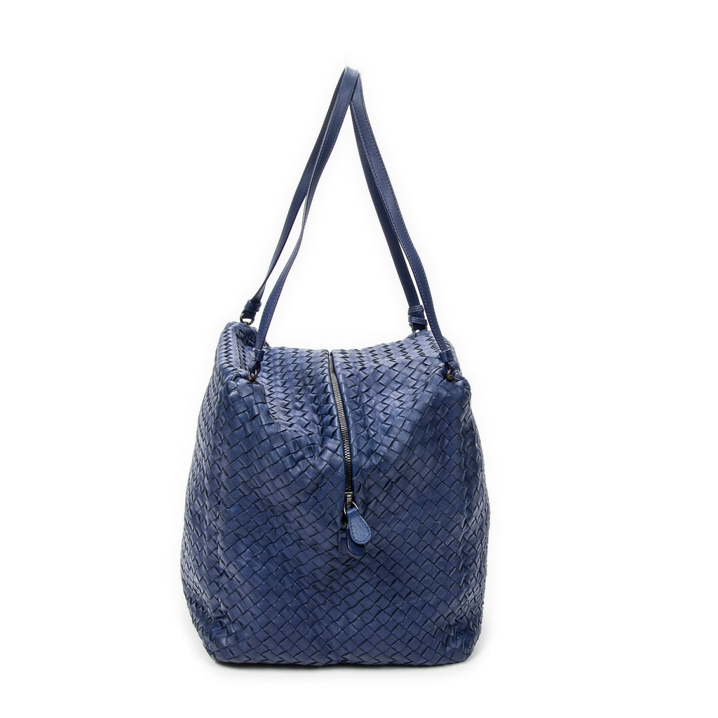 Shoulder Bag Cube Shoulder Bag Navy Intrecciato Leather