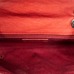 Bolso de hombro CC Ultimate Stitch Chain Redondo con Solapa de Piel de Caviar Acolchada Roja