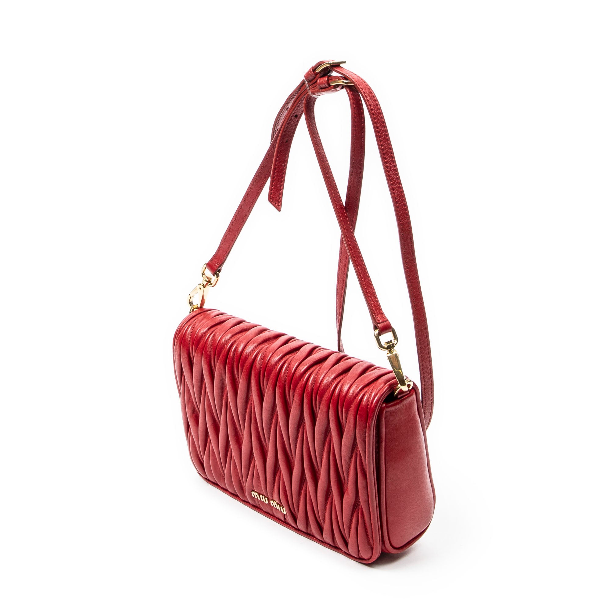 Bolso de hombro con solapa, bandolera de piel napa matelassé roja
