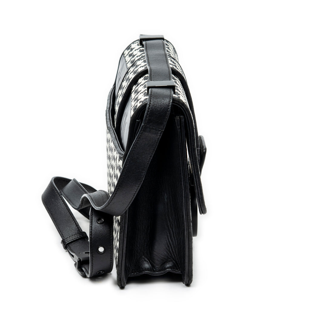 Shoulder Bag Montaigne 30 Black Woven Houndstooth Leather