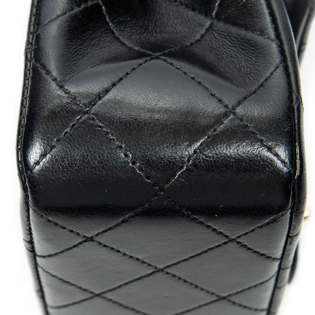 Shoulder Bag Classic Double Flap 23 Black Quilted Lambskin Leather