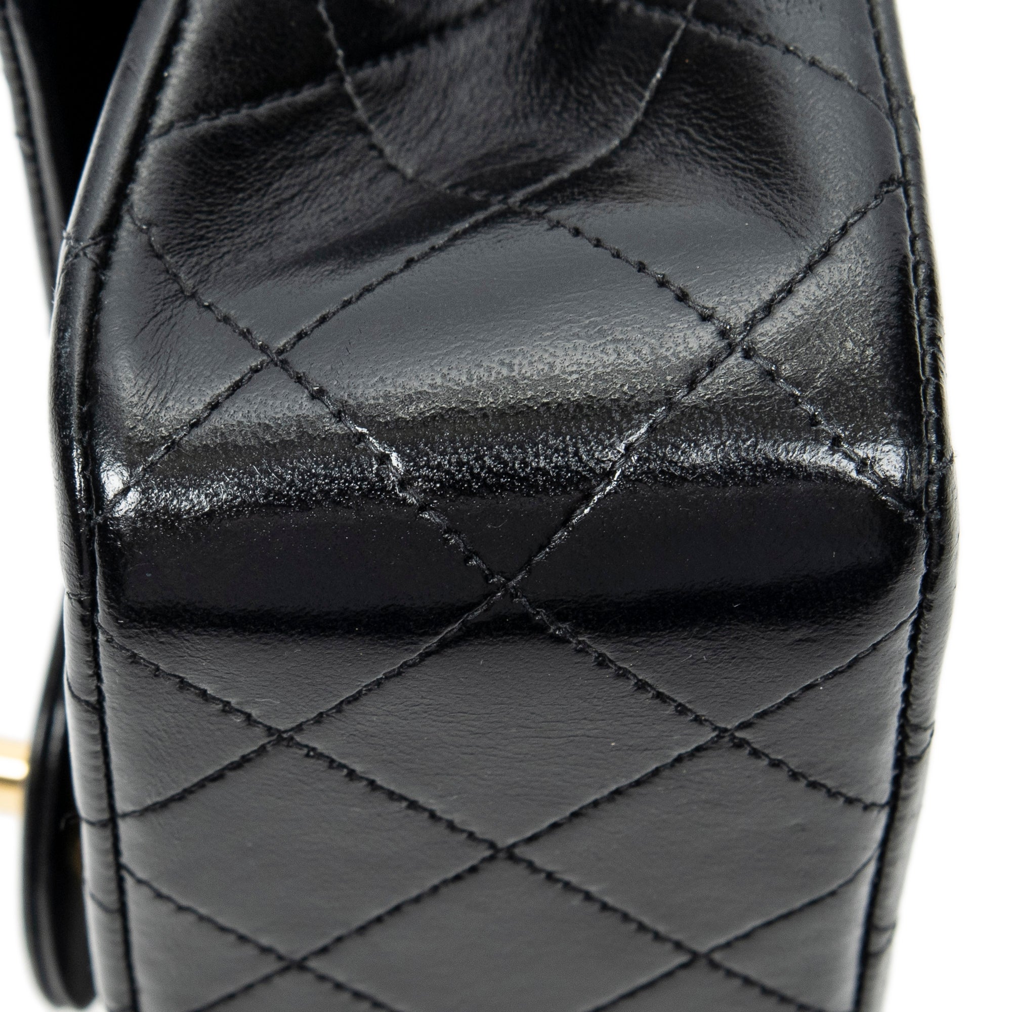 Shoulder Bag Classic Double Flap 23 Black Quilted Lambskin Leather