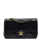 Shoulder Bag Classic Double Flap 23 Black Quilted Lambskin Leather