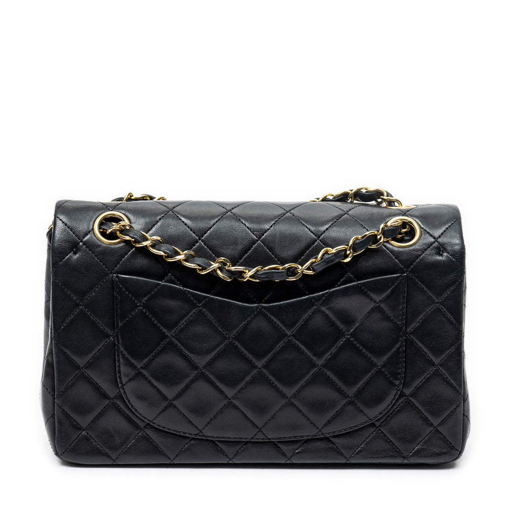 Shoulder Bag Classic Double Flap 23 Black Quilted Lambskin Leather