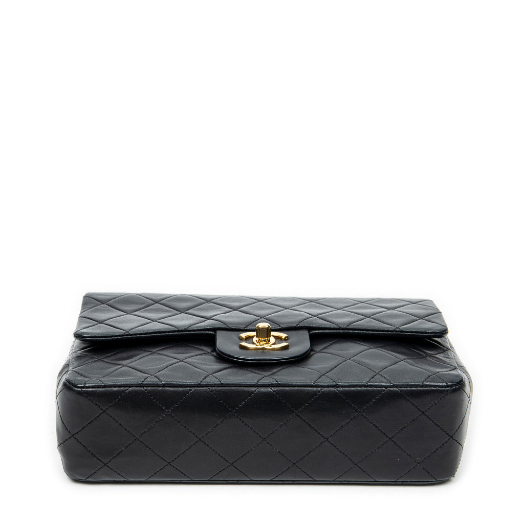 Shoulder Bag Classic Double Flap 23 Black Quilted Lambskin Leather